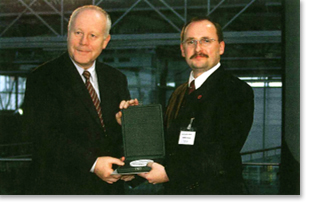 Verleihung des Sächsischen Staatspreises für Qualität 2002 von Prof. Dr. Georg Milbradt